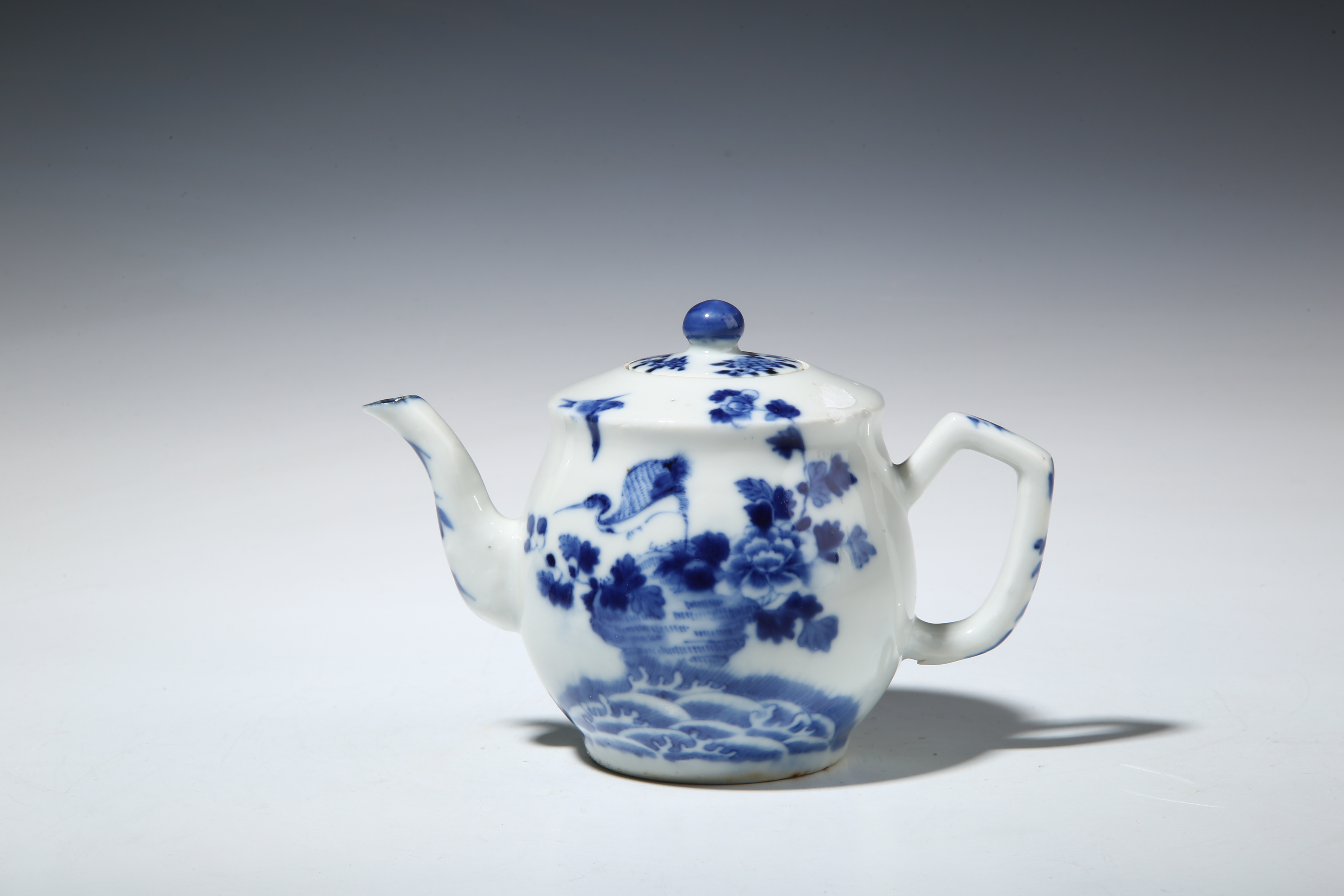 晩清民国・青花花鳥紋茶壺